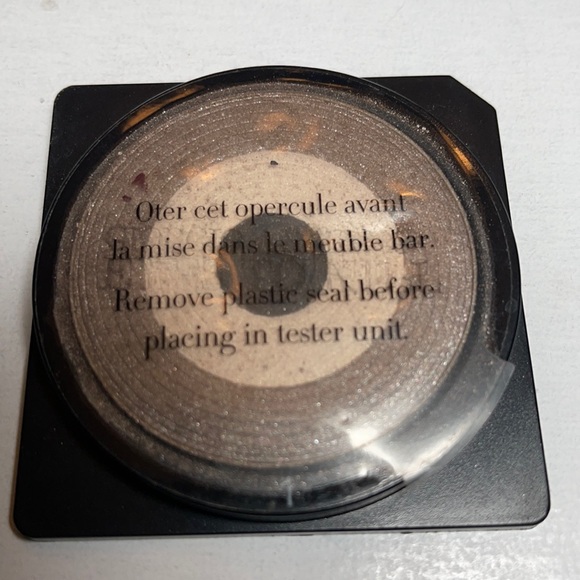 Giorgio Armani eyes to kill eyeshadow - Picture 1 of 3
